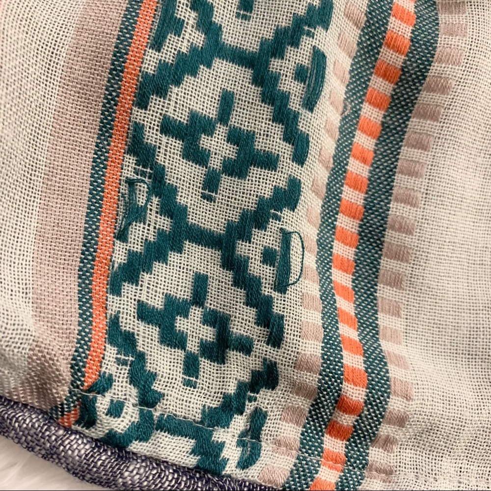 Aztec Pattern Infinity Scarf - Picture 8 of 9